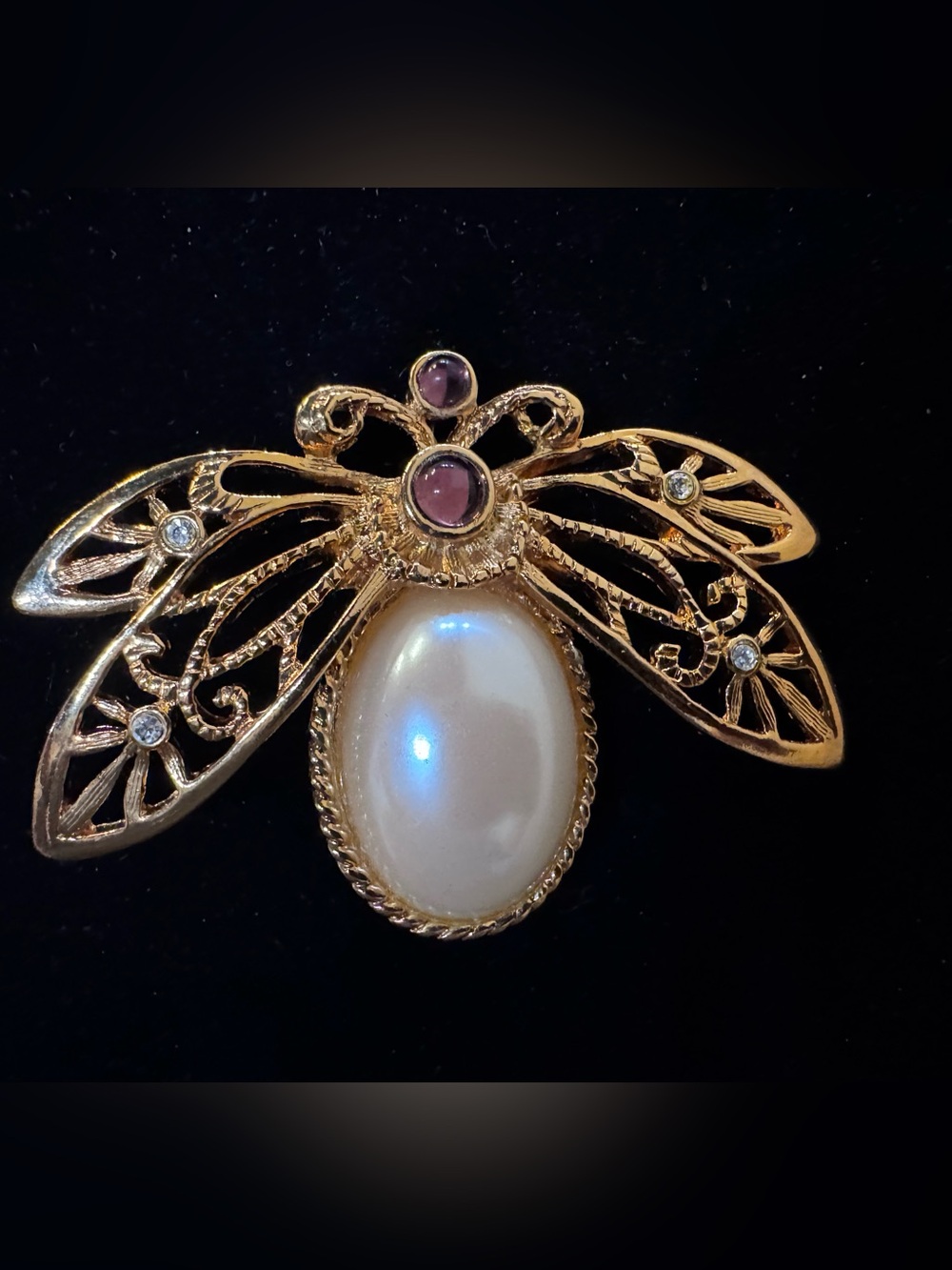 Vtg Avon Bee Brooch Pin Nature's Flight Insect Faux Pearl Rhinestone Gold Tone
